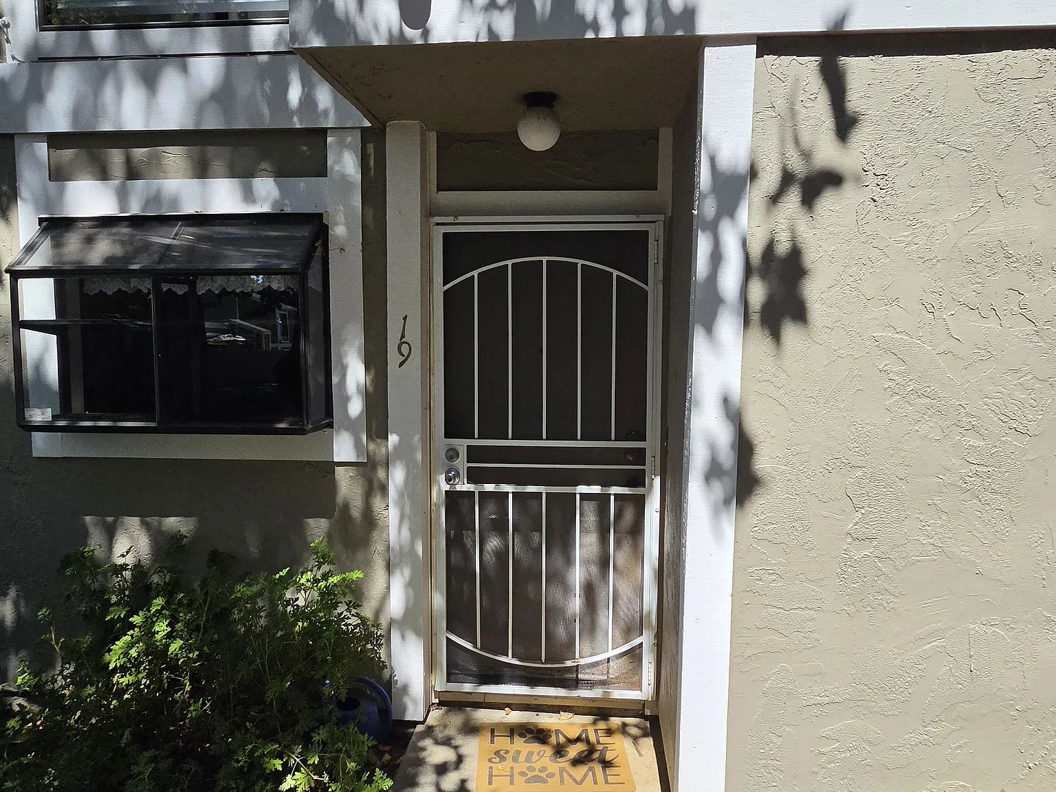3 bed, 1.5 bath, 1226 sqft, $2,700 — Photo 1