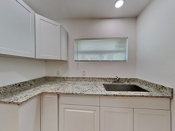 2nd image of 2345 Rose Blvd Unit B