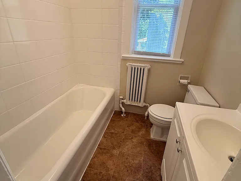 48 Grand Ave #2R — Photo 16
