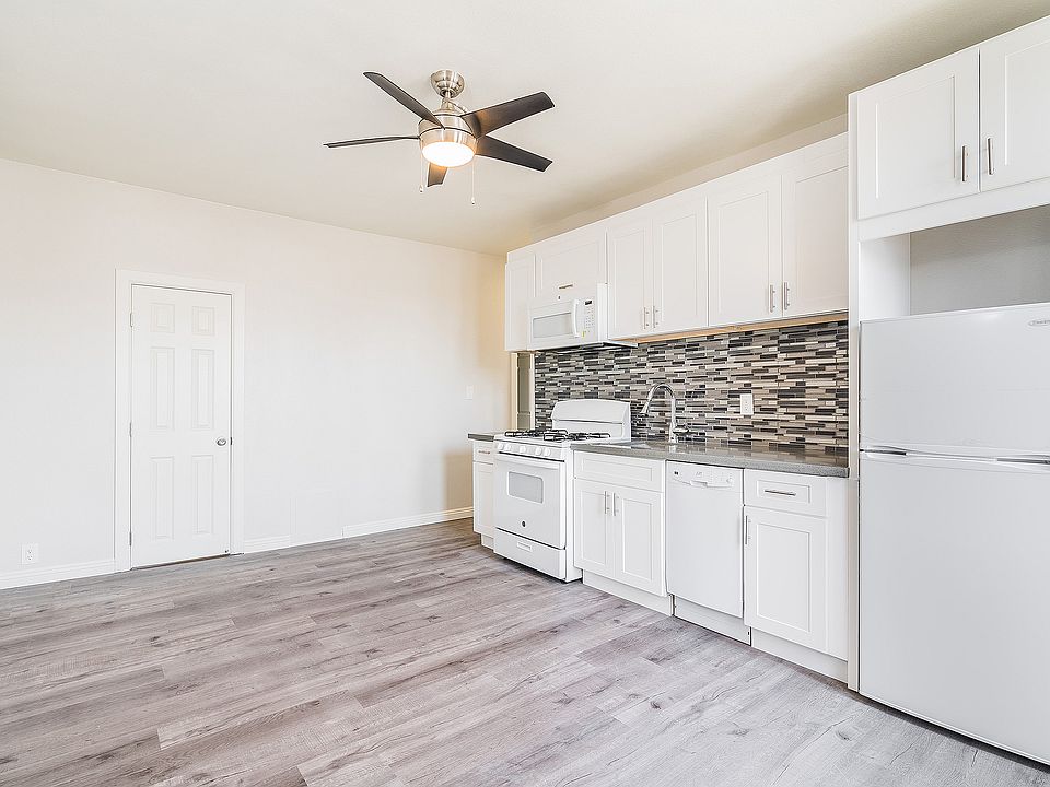 Carondelet Kitchen Area