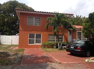 30 Pen Na Na Dr, Hialeah, FL 33010