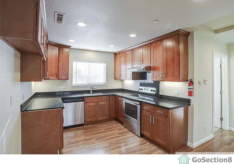1st image of 2828 Beecher Ct #2