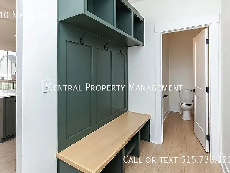 810 Mesa Dr — Photo 2