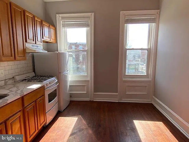 2105 N Howard St #2R — Photo 5