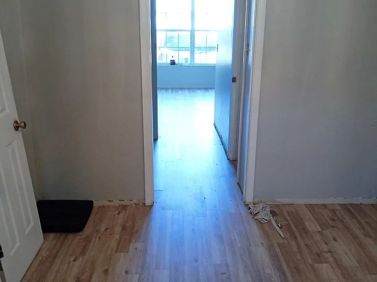 4322 NW Hoover Ave — Photo 5