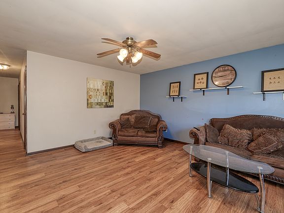 5th image of 781 Sherwood Ave