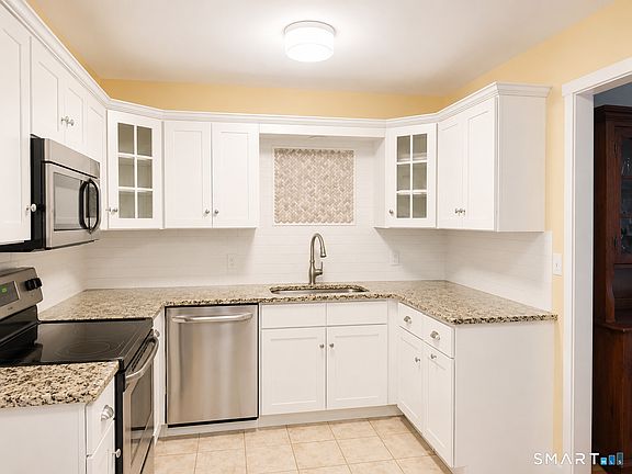 4th image of 1041 Heritage Village #A