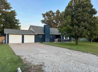 208 NE Baker St, Great Bend, KS 67530