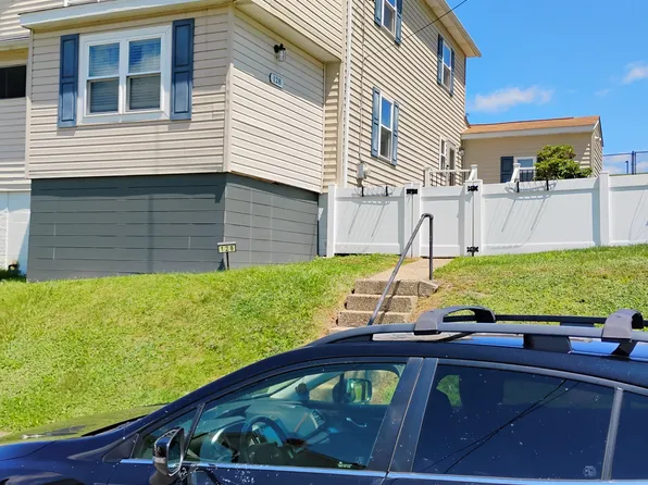 128 Locust St, Muse, PA 15350