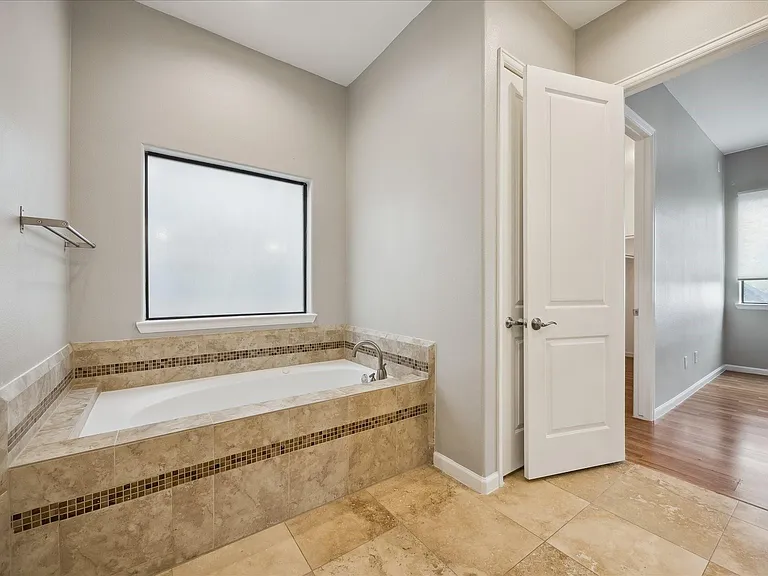 802 Waverly St #D — Photo 25