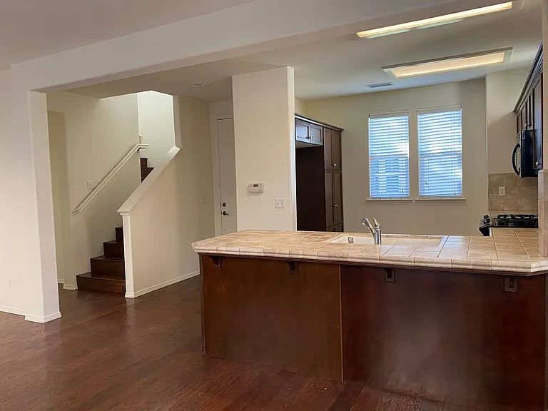 3984 Trenton Ave — Photo 3