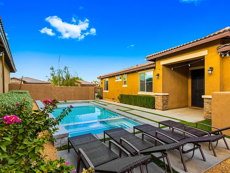 82727 Chaplin Ct — Photo 1