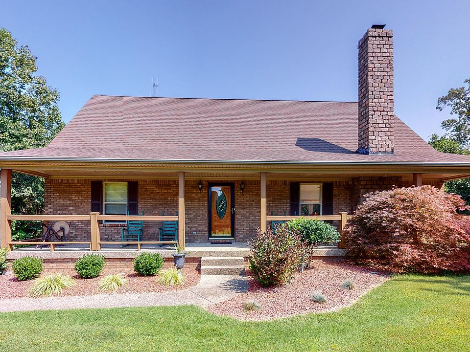 1st image of 100 Walter Graham Pl