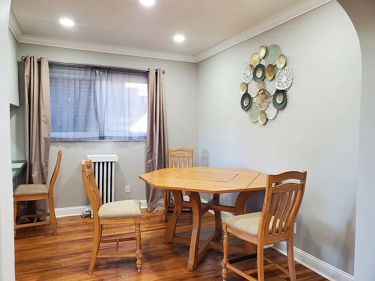 210 S Lynn Ave — Photo 36