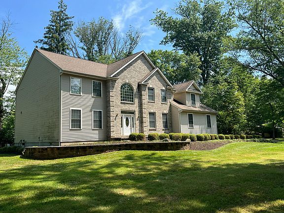 3rd image of 14 Lombard Ave