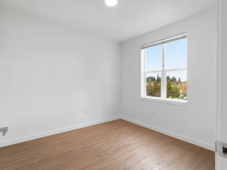 NW 99 Apartments — Photo 31