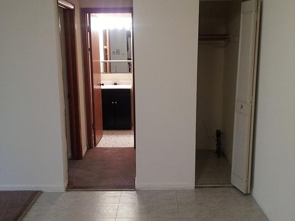 5th image of 7427 Randolph St