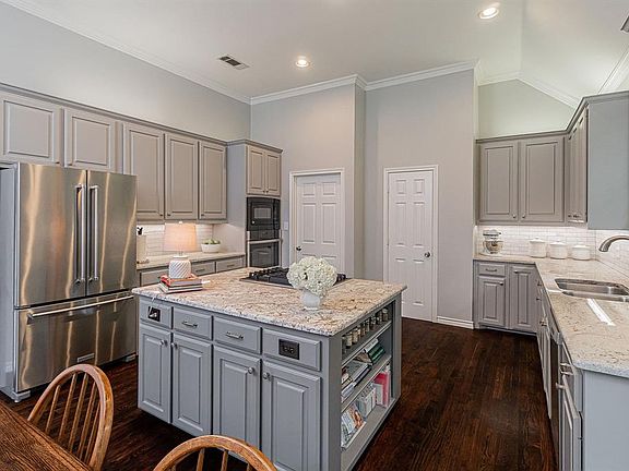 4th image of 4802 Carolina Cir