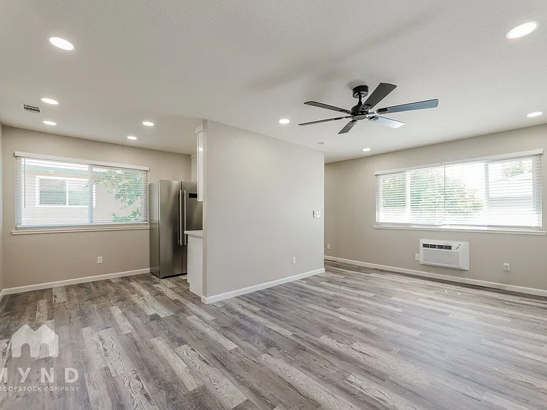 905 Carro Dr #4 — Photo 5
