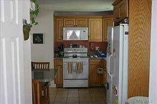 1st image of 17 Roosevelt Blvd