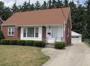 708 Highland Dr, Rossford, OH 43460