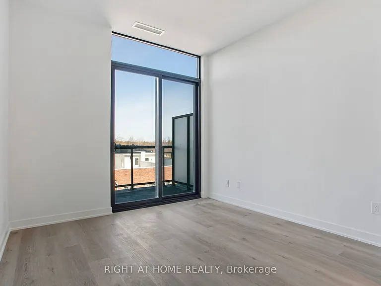 2075 Lakeshore Rd #402 — Photo 4
