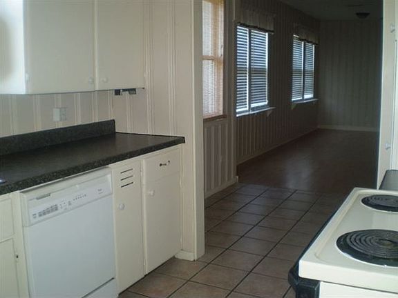 3rd image of 1116 W Lucas Dr