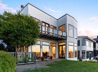 135 N Lotus Beach Dr, Portland, OR