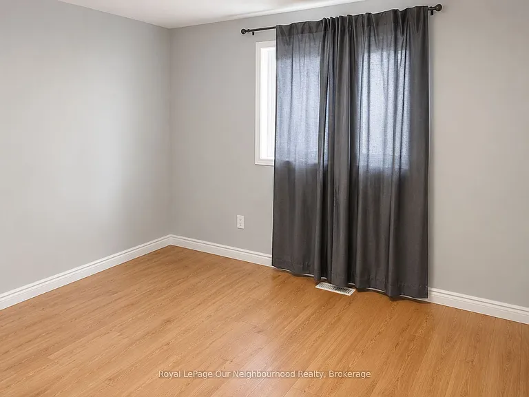 396 Fleetwood Dr #UPPER — Photo 7
