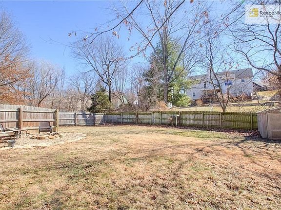 3rd image of 1204 NW Timber Oak Dr