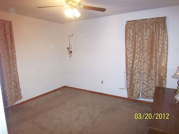 5th image of 104 Cedar St