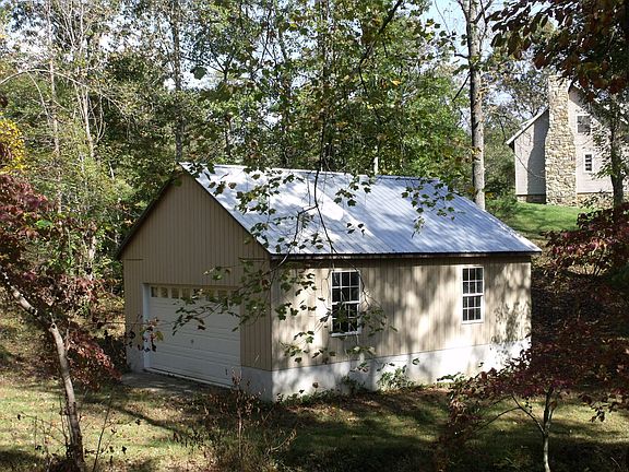 detached garage/shop