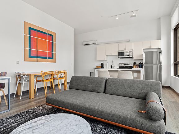 5th image of 212 S 4th Ave #202