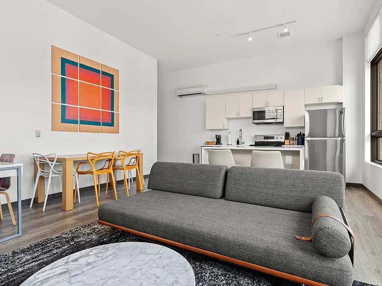 Exhibit A2 Apartments — Photo 5