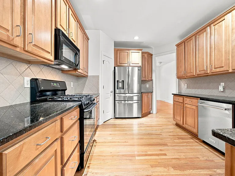 401 Waverly Hills Dr — Photo 9