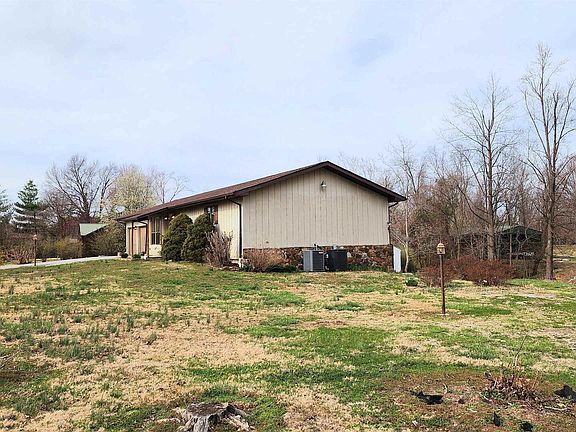 3rd image of 160 Cedar Crest Ln