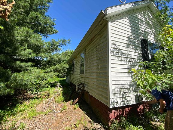 2nd image of 2111 N Knox Rd #1050