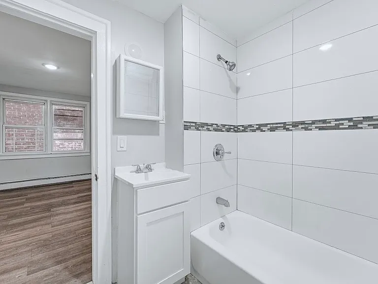 328 John St #2 — Photo 5