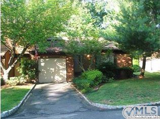 36 Laurie Ct, Matawan, NJ 07747