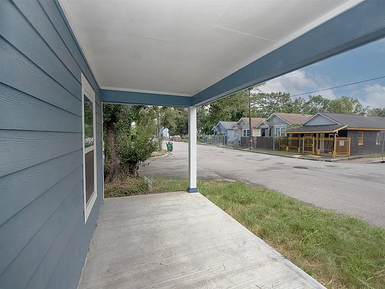 2802 Canfield St — Photo 2