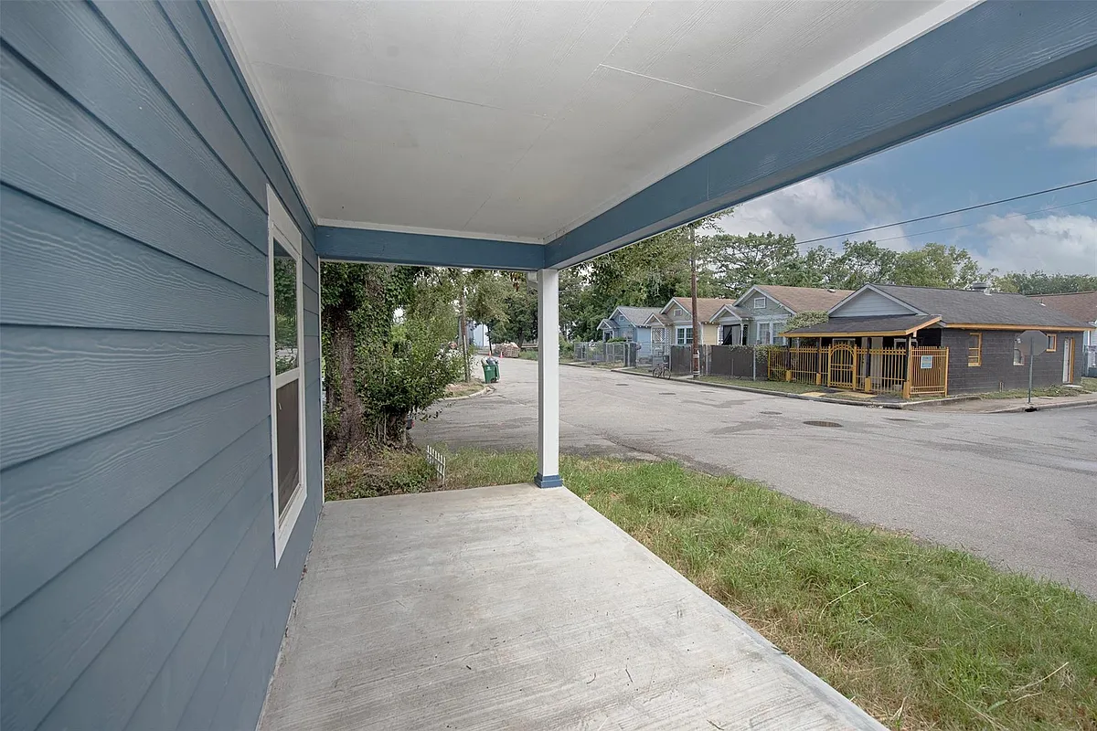 Building Photo - 2802 Canfield St