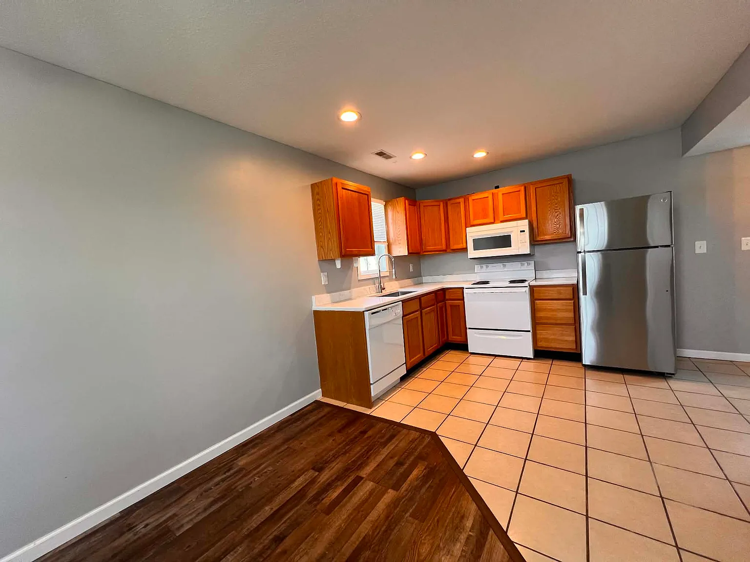 Pleasant Street - 1701A — Photo 3