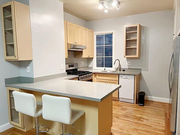 4th image of 1886 Market St #2