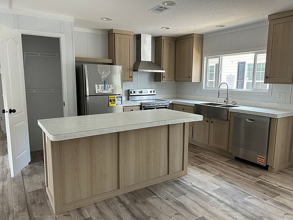 4th image of 11611 Sir Lawrence Ct Lot 100