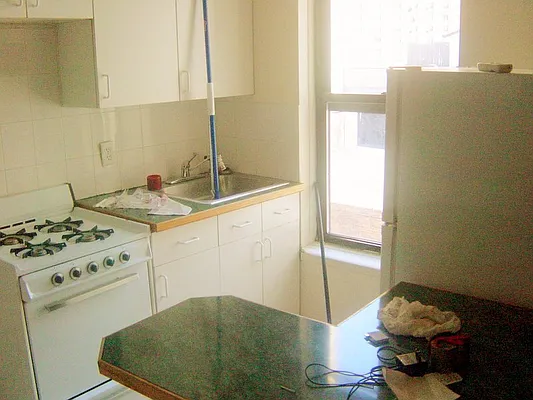 Rented by Chartwell Forest Hills Realty | media 15