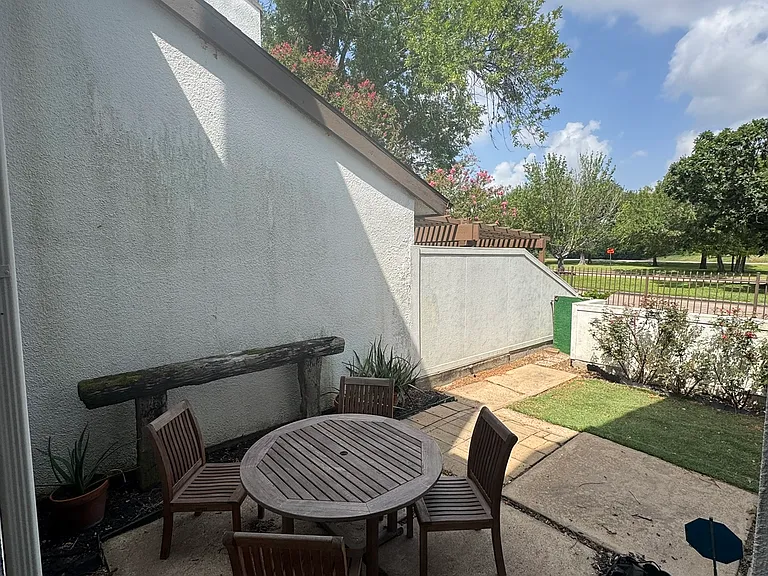 7655 S Braeswood Blvd #8 — Photo 12