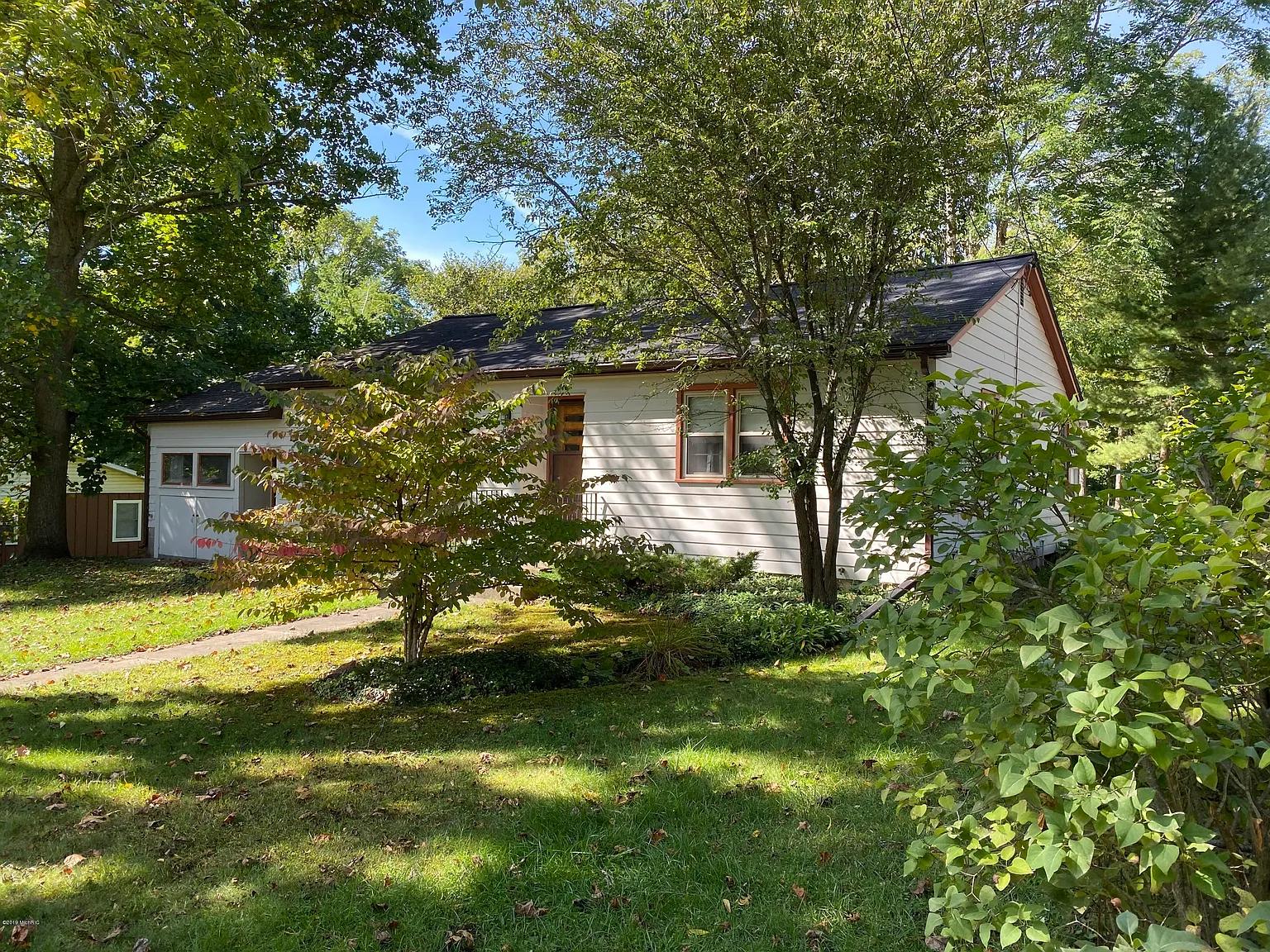614 Summer St photo 1