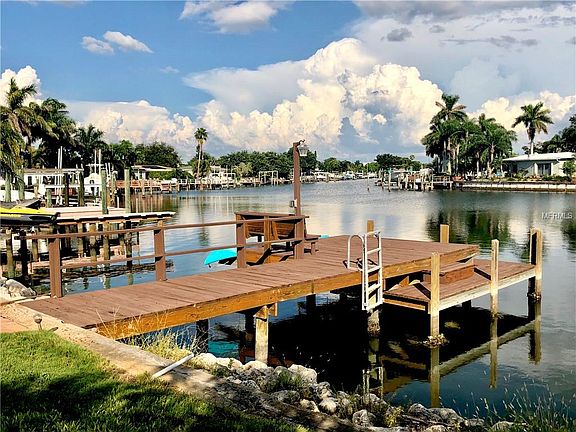 3rd image of 8078 Causeway Blvd S