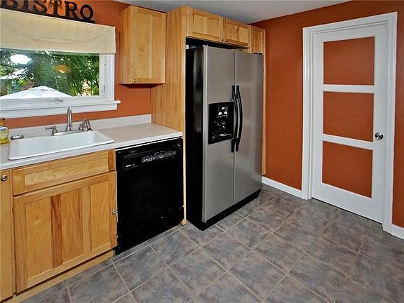 3rd image of 510 Edgewood Ave