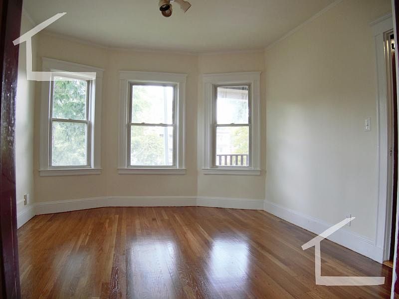 2nd image of 28 Wilson Park #3TT